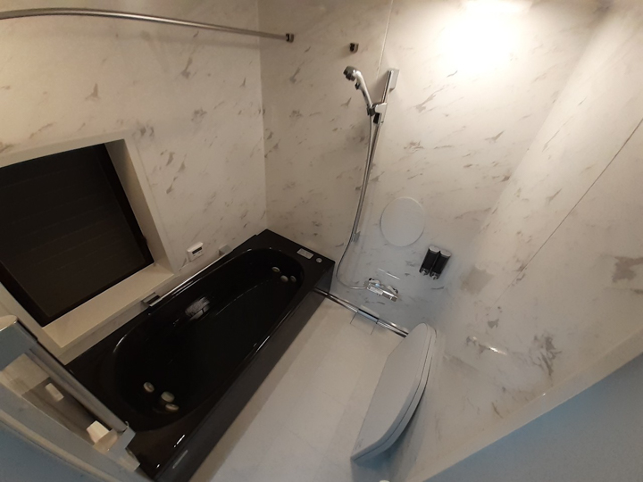 施工後の浴室のお写真です。<br />
ホーローを使用したことで、きれいな状態を長く維持することができる浴室になりました。